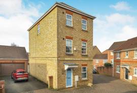 4 bedroom, Detached house for sale