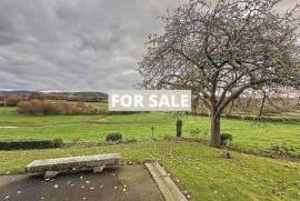 Detached Country House with Outbuilding and Open View