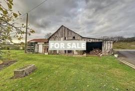 Detached Country House with Outbuilding and Open View