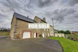 Detached Country House with Outbuilding and Open View