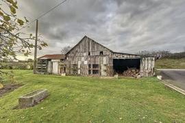 Detached Country House with Outbuilding and Open View