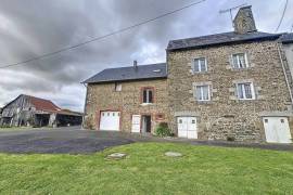 Detached Country House with Outbuilding and Open View