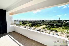 T3 apartment in calm area Olhão (Algarve). Very spacious, light, quality finishing, Last available