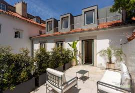 Sta Catarina top floor Duplex T3 with fabulous terraces & luxurious amenities