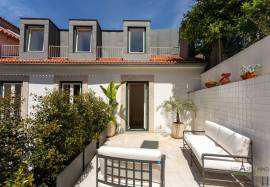 Sta Catarina top floor Duplex T3 with fabulous terraces & luxurious amenities