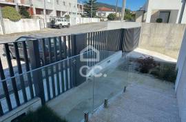 3 bedroom semi-detached house with 3 fronts, in Viana do Castelo, Meadela