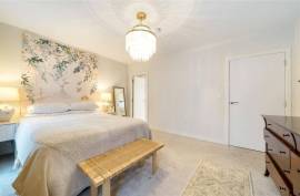 Luxury 4 Bed Townhouse For Sale In London