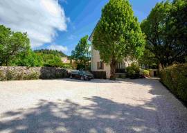 Stone-Walled Gated Domaine With Main House And 4 Gites On A 2768 M2 Plot With Pool.