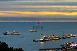 Urban land with 618m² for Construction - Funchal