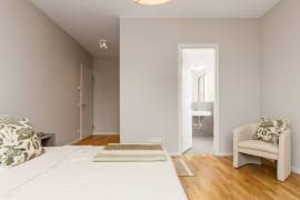 Ready to move next to Winterfeldt Platz? New luxurious 4 room Apartment with Balcony for Sale