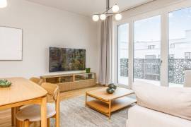 Ready to move next to Winterfeldt Platz? New luxurious 4 room Apartment with Balcony for Sale