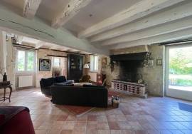Maison en pierre 5 chambres avec piscine.