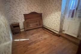 Beautiful farmhouse to renovate to your taste