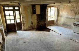 €186150 - 4 Bedroom House in a Small Country Hamlet With Lovely Views