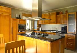 Charming farmhouse with an area of 7,840m2, 5 suites and 4 fireplaces