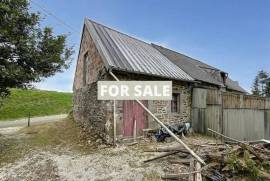 Detached Country House with Outbuilding