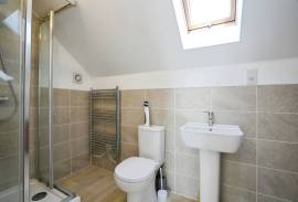 3 bedroom, Semi-detached house for sale