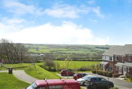 3 bedroom, Semi-detached house for sale