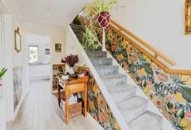 3 bedroom, Semi-detached house for sale