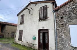 €223400 - Charming Spacious House Near Ruffec With Outbuildings