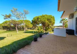 WINTER RENTALS - OUTUBRO24 TO APRIL2 Luxury 4 Bedroom Villa, Pool, Garden, Barbecue - in Quarteira