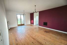 Detached House with Landscaped Garden