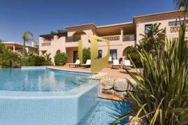 Villa T4 in Luxury Resort with Golf in Alcantarilha, Silves