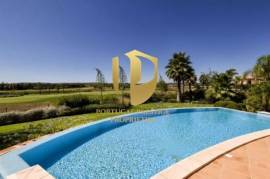 Villa T4 in Luxury Resort with Golf in Alcantarilha, Silves