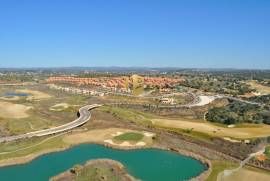 Villa T4 in Luxury Resort with Golf in Alcantarilha, Silves