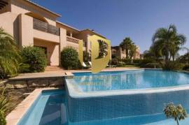 Villa T4 in Luxury Resort with Golf in Alcantarilha, Silves