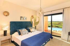 Villa T4 in Luxury Resort with Golf in Alcantarilha, Silves