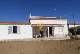 Detached house, huge, with two floors and terrain in Alcoutim.