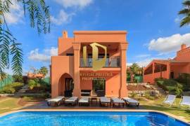 Villa T4 in luxury Resort with Golf in Alcantarilha, Silves