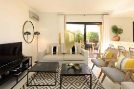 Villa T4 in luxury Resort with Golf in Alcantarilha, Silves