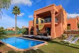 Villa T4 in luxury Resort with Golf in Alcantarilha, Silves