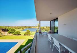 Luxurious 3 bedroom apartment, duplex, with wonderful terrace, at Monte Rei Golf & Country Club.