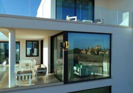 Luxurious 3 bedroom apartment, duplex, with wonderful terrace, at Monte Rei Golf & Country Club.