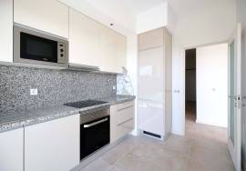 New 4 bedroom apartment with 180 m2 located in Portimão