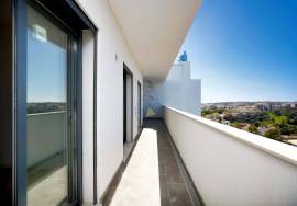 New 4 bedroom apartment with 180 m2 located in Portimão