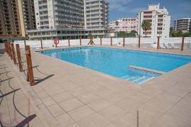 Fantastic T1 with swimming pool, parking, balcony and concierge 150 meters from the beach