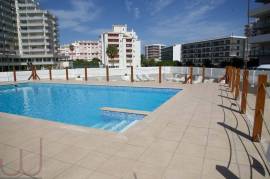 Fantastic T1 with swimming pool, parking, balcony and concierge 150 meters from the beach