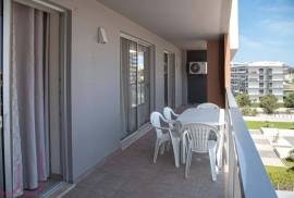 Fantastic T1 with swimming pool, parking, balcony and concierge 150 meters from the beach