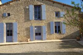 €319000 - Attractive 4 Bedroom Stone House With Separate Gite And Swimming Pool Near Mansle