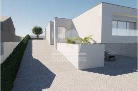 Single storey 3 bedroom villa with swimming pool and garage