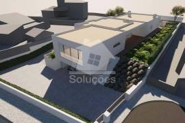 Single storey 3 bedroom villa with swimming pool and garage