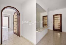 Carvoeiro - Single story villa with pool/garage on larger plot and with large extension project approved