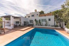 Villa in Sant Josep de sa Talaia, Cala Moli, for sale