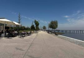 2-beds apartment, for rent next to the Tagus River