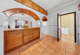 Family villa in very good condition, with 3 bedrooms, two bathrooms and an annex - Portimão