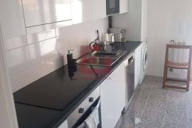 2 bedroom apartment with 1 suite, balcony and garage, very central in Maia - close to ISMAI and Metro